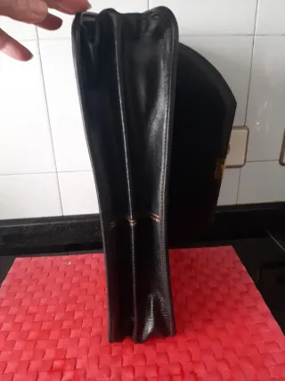 Portafolios de cuero negro