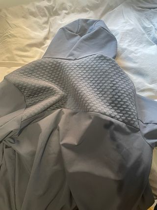 Chaqueta Adidas gris con capucha