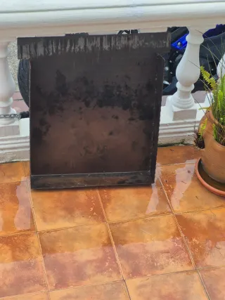 Cajón cenizas chimenea metal