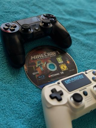 PS4 Slim 800GB + 2 Mandos + Minecraft