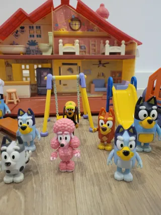 Bluey Casa, Coche, Barbacoa y Parque