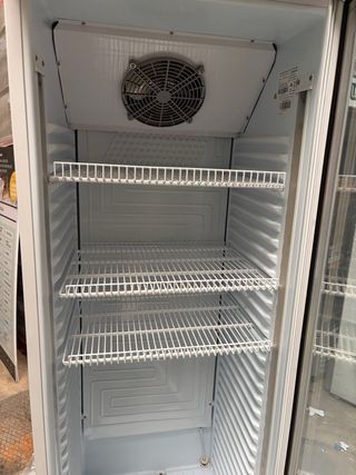 Nevera expositora nueva