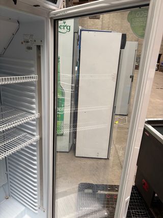 Nevera expositora nueva