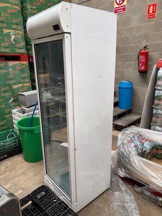 Nevera expositora nueva