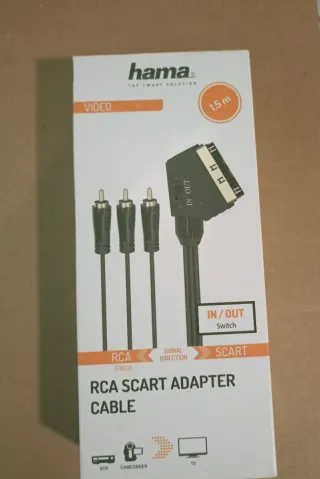 un cable adaptador SCART a RCA y un cable de audi
