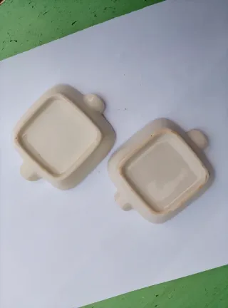 cinzeiros cerâmica com figuras Rei e Rainha