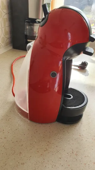 Cafetera Nescafé Dolce Gusto Roja