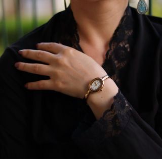 Orologio da polso elegante dorato