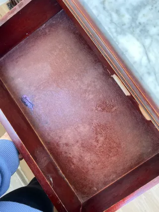 Mueble nogal con tapa de mármol