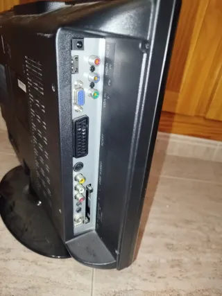 TV Airis con DVD Integrado