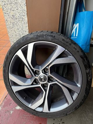 Llantas Renault 18 con Neumáticos Uniroyal