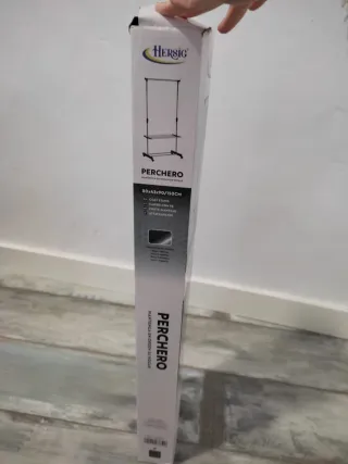 Perchero Metálico con Ruedas