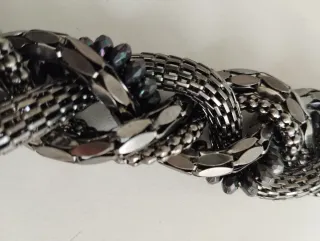 Collar gargantilla de malla metálica trenzada