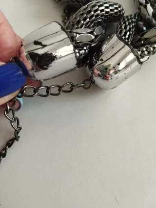 Collar gargantilla de malla metálica trenzada