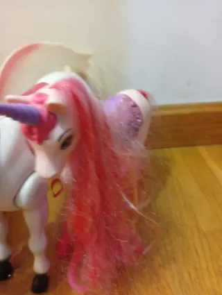 Lote de  12 caballos de juguete variados