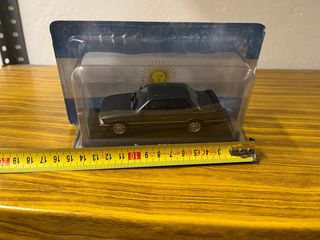 Peugeot 505 Sri 1992 coche a escala 1/43