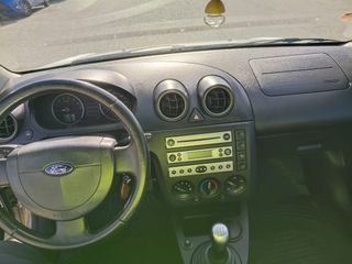 Ford Fiesta 2004