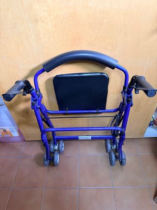 Andador plegable con asiento para personas mayores