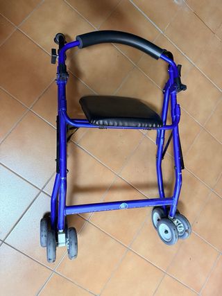 Andador plegable con asiento para personas mayores