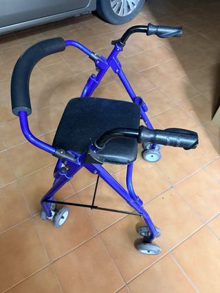 Andador plegable con asiento para personas mayores