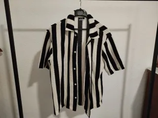 Camisa de rayas blancas y negras Bañadores
