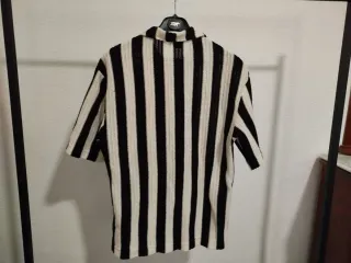 Camisa de rayas blancas y negras Bañadores