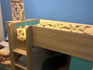 Litera infantil con armario y cajones