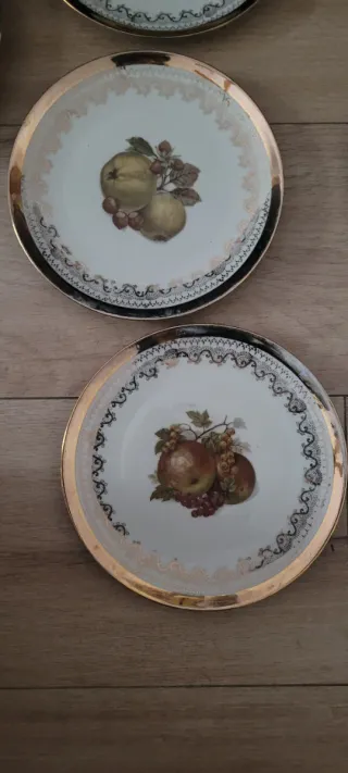 Juego de 7 platos de postre con frutas