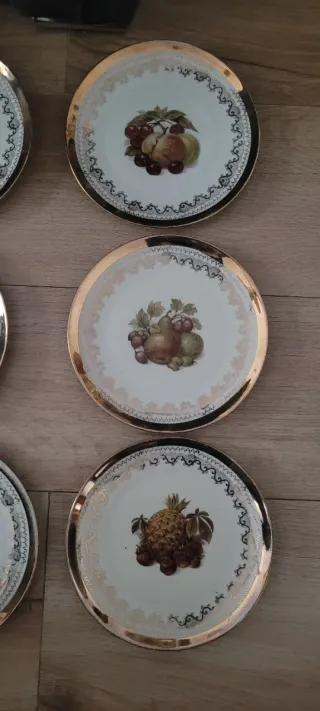 Juego de 7 platos de postre con frutas