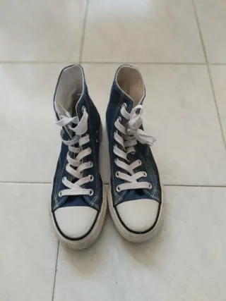 Deportivas altas estilo Converse