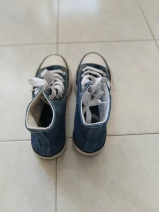 Deportivas altas estilo Converse