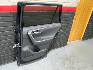 PUERTA TRASERA DERECHA TOYOTA RAV4
