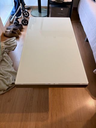 Mesa extensible cristal y metal