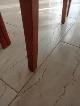 Mesa de comedor con 4 sillas