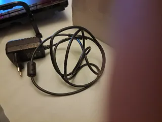 TV Nevir 16 HD con adaptador coche