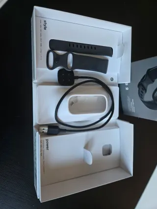 Caja, correas y cargador Fitbit Sense 2