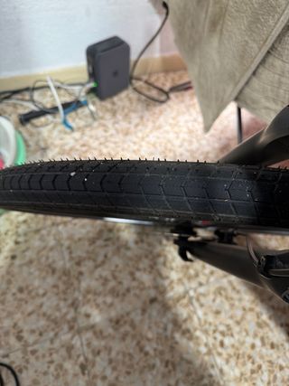 Bicicleta Eléctrica Negra y Amarilla