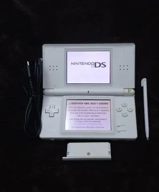 Nintendo DS Lite Blanca + Cargador