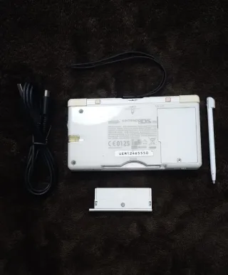 Nintendo DS Lite Blanca + Cargador