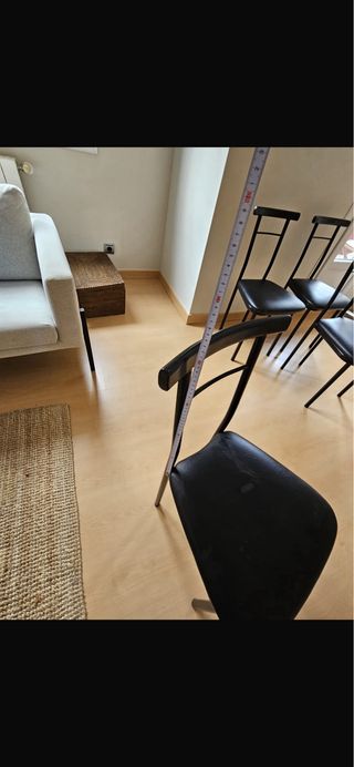 Juego de 4 sillas metálicas negras