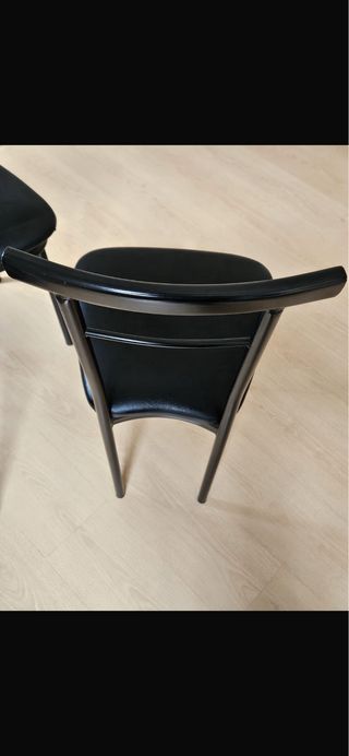 Juego de 4 sillas metálicas negras