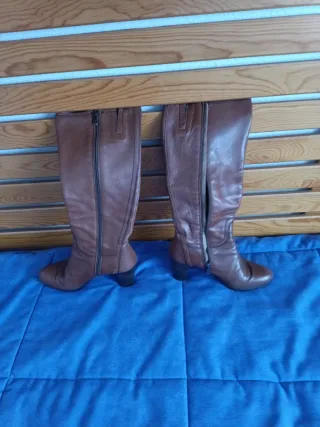 Botas altas de piel marrones