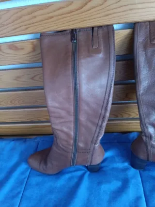 Botas altas de piel marrones