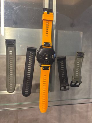 Reloj con correas intercambiables