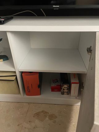 Mueble salón con estante y botellero