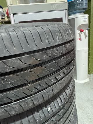 Neumáticos 195/55R15.