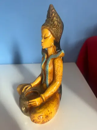 Statua Dea Seduta con Vaso