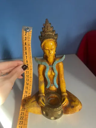 Statua Dea Seduta con Vaso