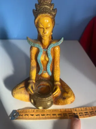 Statua Dea Seduta con Vaso