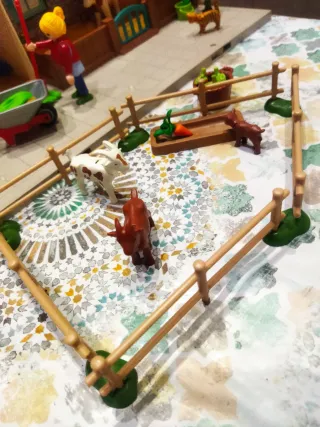 Azienda agricola Playmobil con giardino